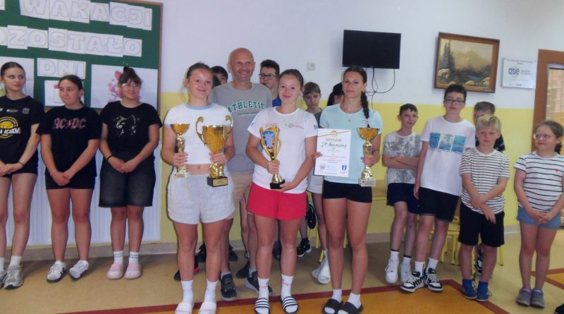 Wielki sukces sportowy uczennic SP w Kraczewicach